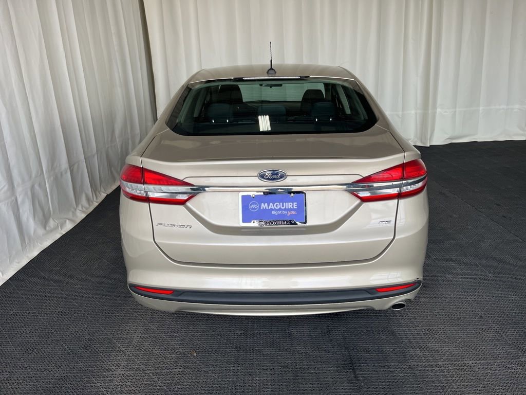 Used 2017 Ford Fusion SE image 32