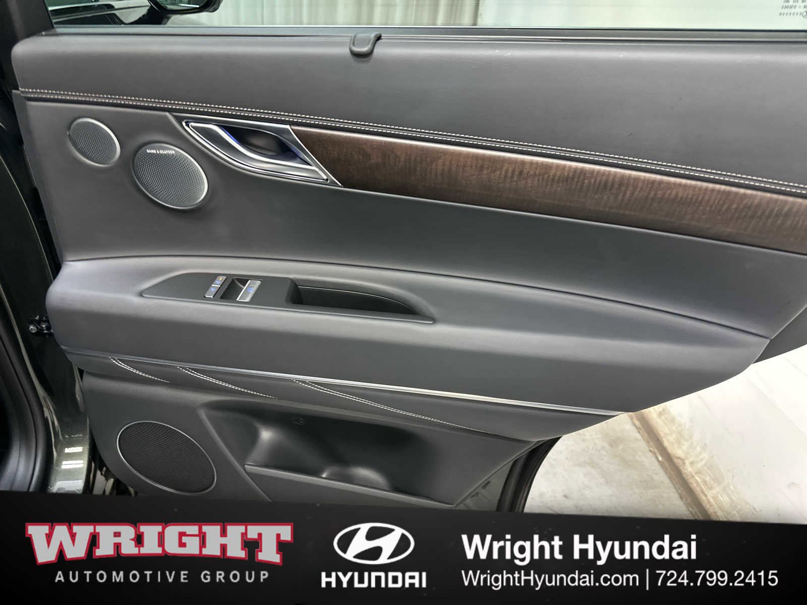 Certified 2025 Genesis GV80 2.5T Prestige image 15