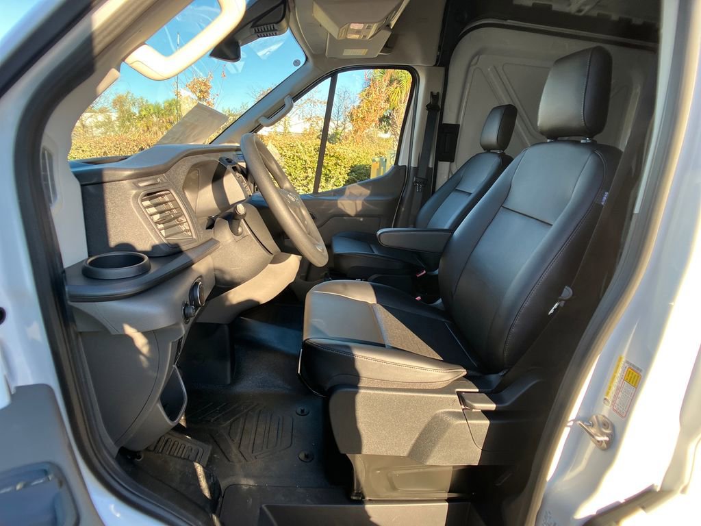 New 2026 Ford Transit 250 148 Medium Roof RWD image 24