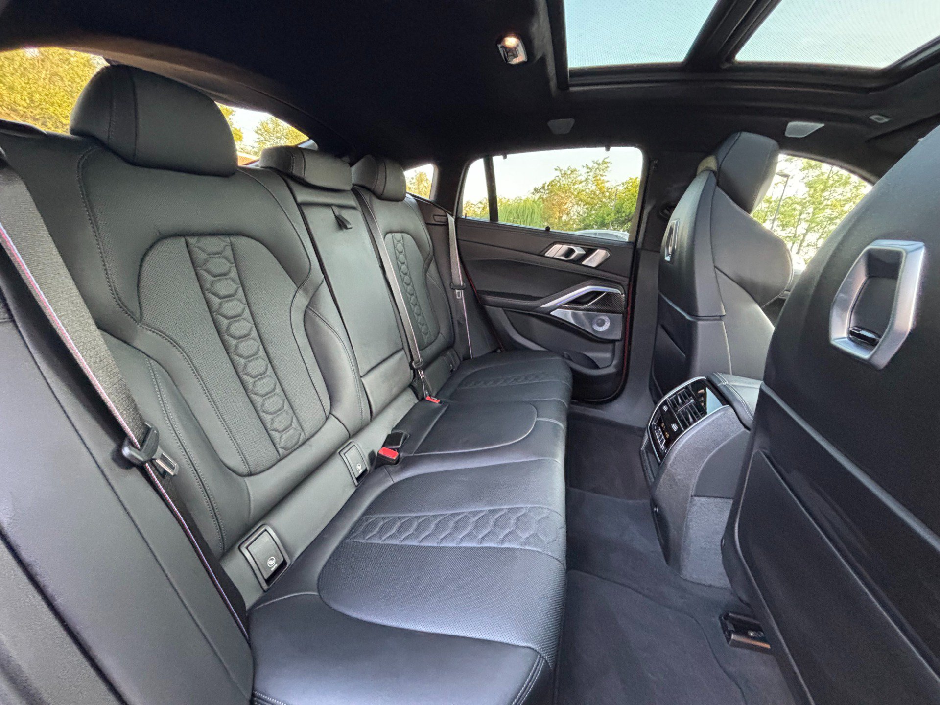 Used 2025 BMW X6 M Competition w/ Executive Package AWD/4WD image 24