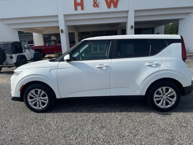 Used 2020 Kia Soul LX image 2