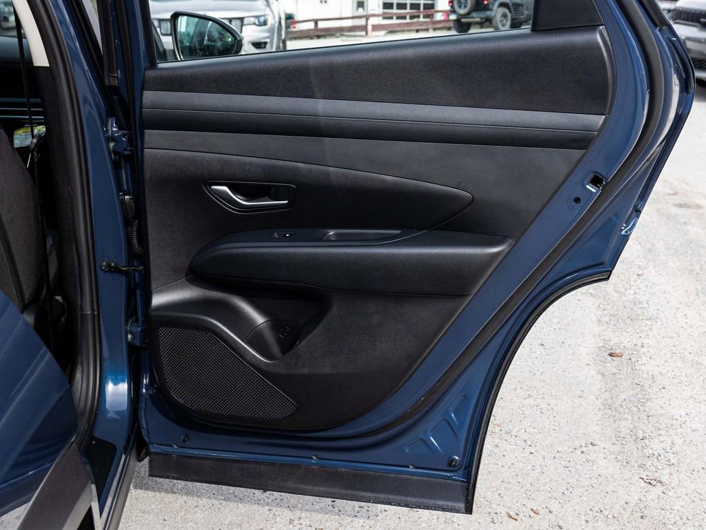 Used 2025 Hyundai Tucson SE AWD/4WD image 15