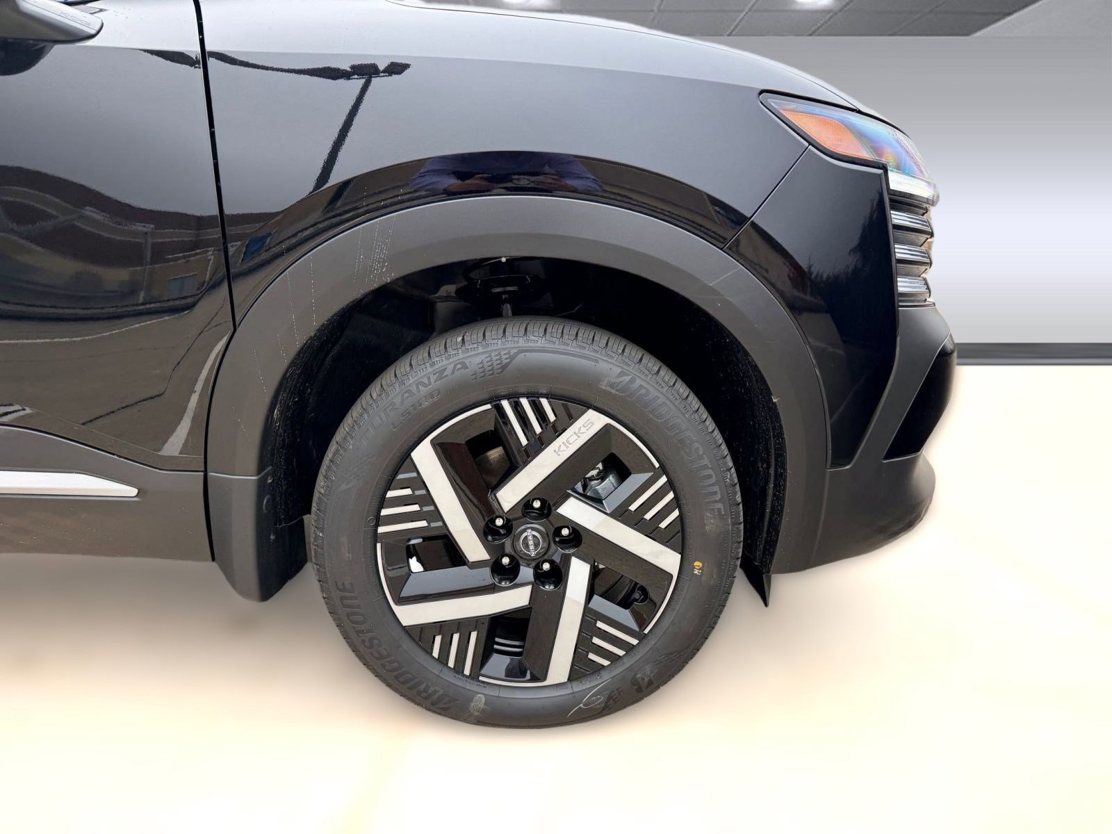 New 2026 Nissan Kicks SV image 10