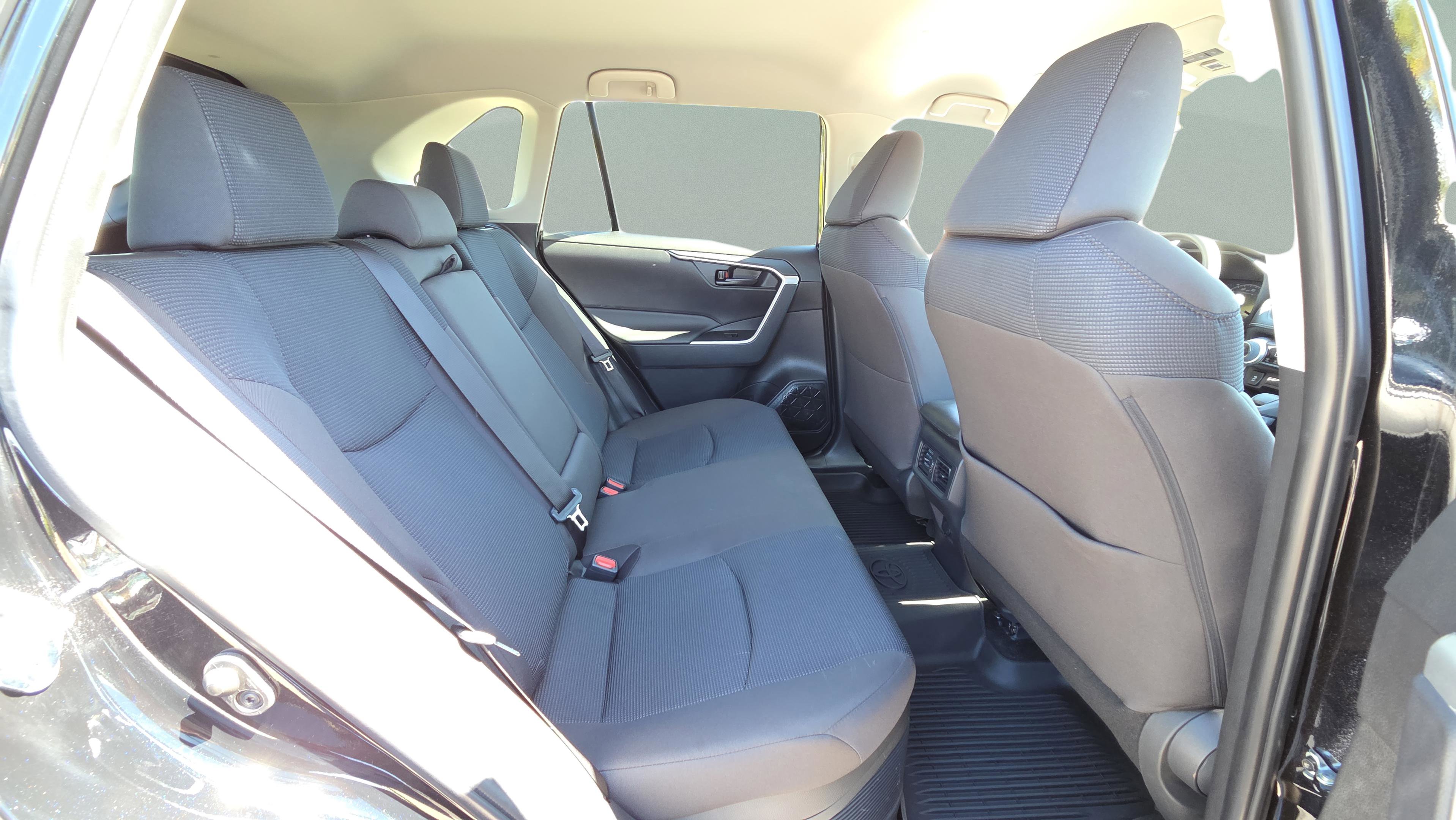 Certified 2025 Toyota RAV4 LE image 19