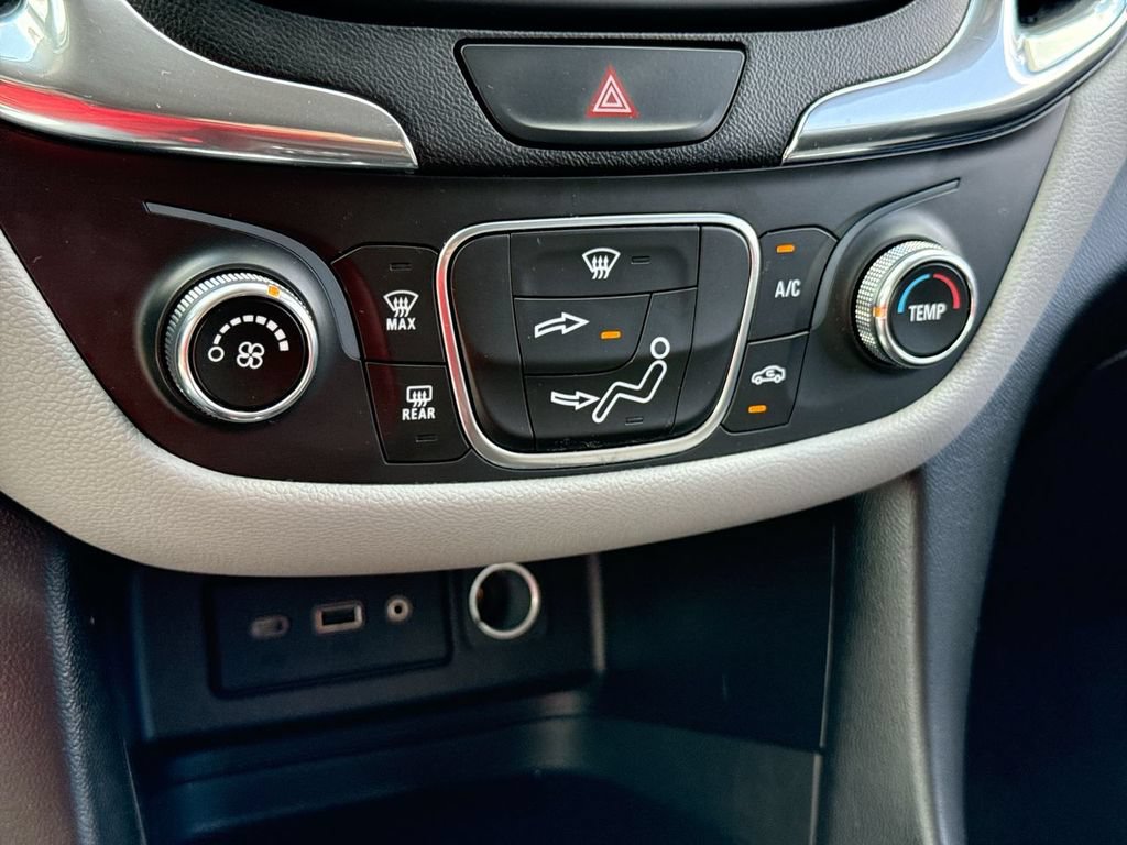 Used 2019 Chevrolet Equinox LT FWD image 19