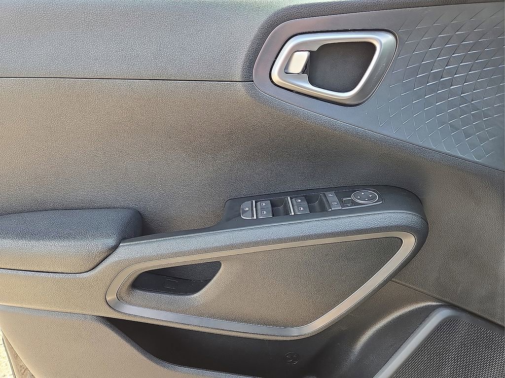 Used 2020 Kia Soul S FWD image 20