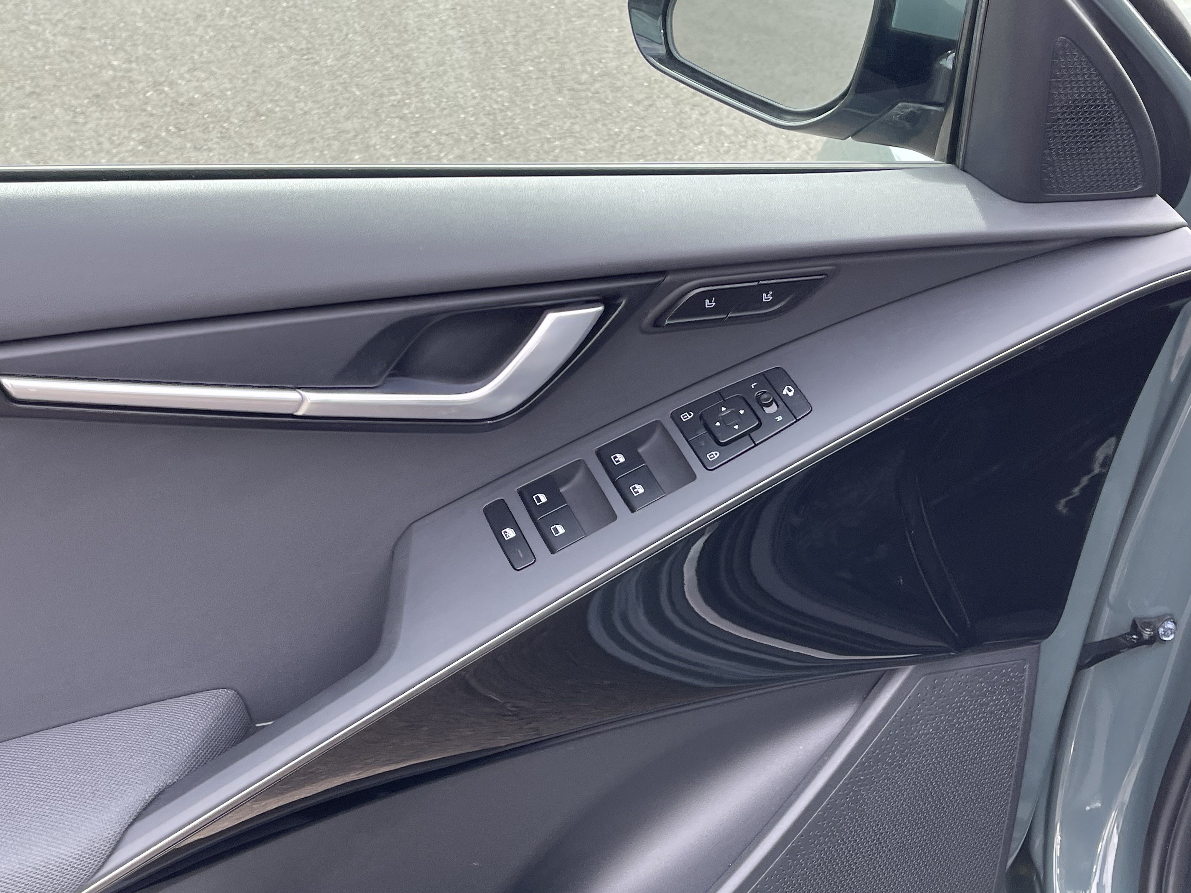 Used 2023 Kia Niro Wave FWD image 17