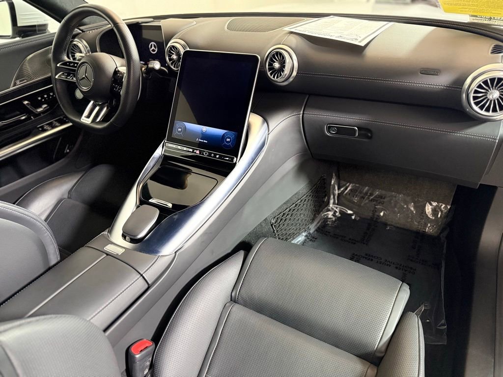 Used 2023 Mercedes-Benz SL 55 AMG 4MATIC w/ Driver Assistance Package image 19