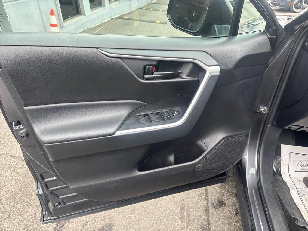 Used 2024 Toyota RAV4 LE FWD image 29