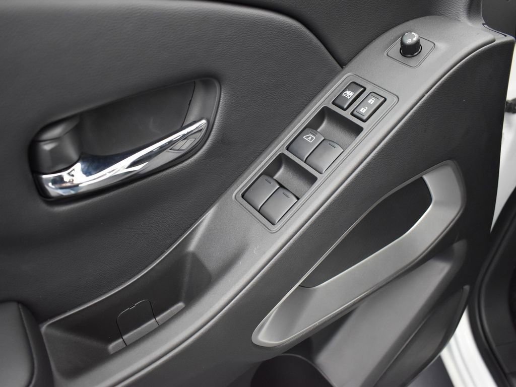 Used 2025 Nissan Frontier SV w/ Tow Package image 25