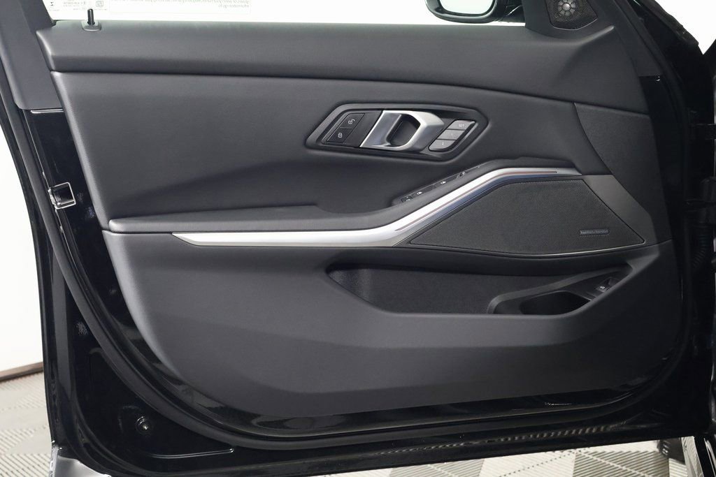 New 2026 BMW 330i Sedan w/ M Sport Package image 7