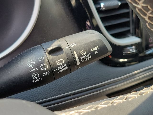 Used 2023 Chrysler Pacifica Touring-L AWD/4WD image 17