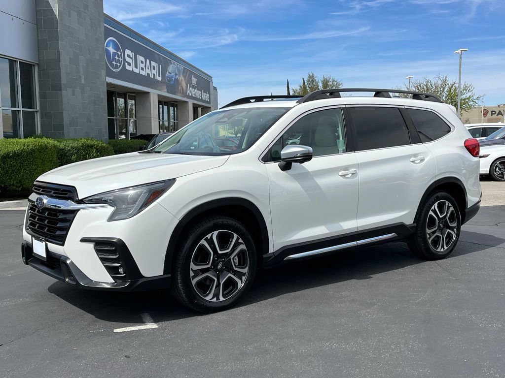 Used 2023 Subaru Ascent Limited w/ Technology Package image 4
