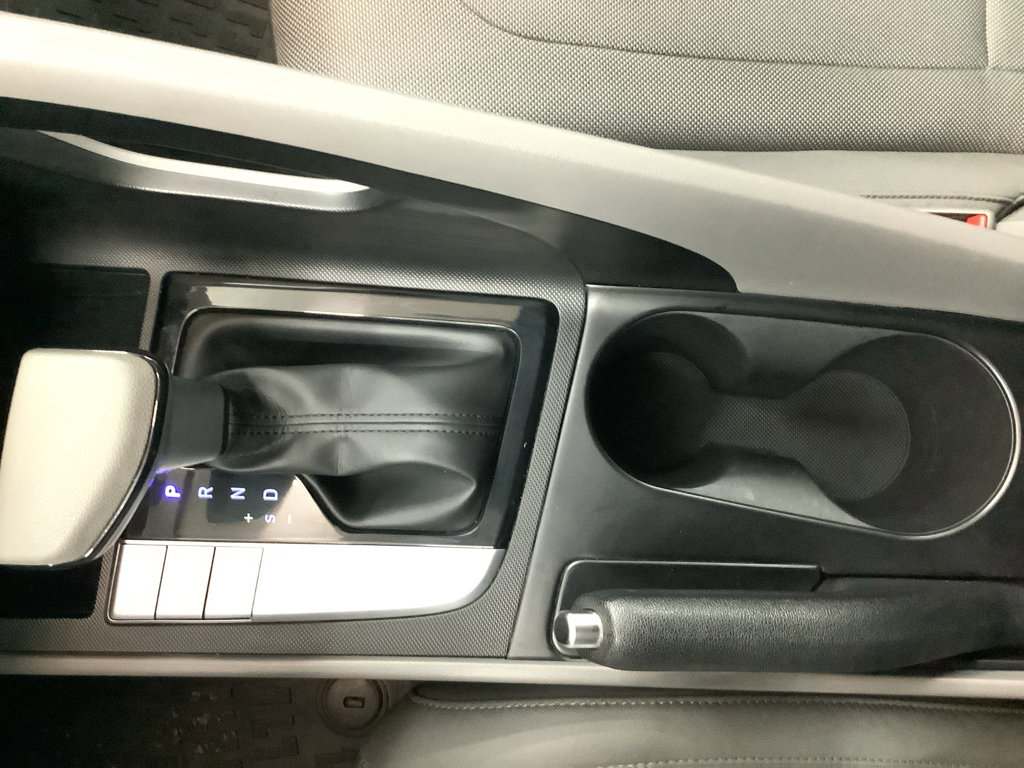 Used 2022 Hyundai Elantra SE FWD image 19