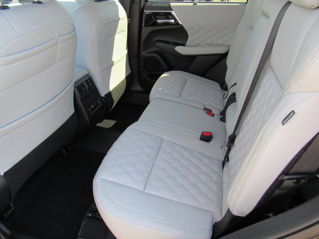 New 2025 Mitsubishi Outlander SEL image 10