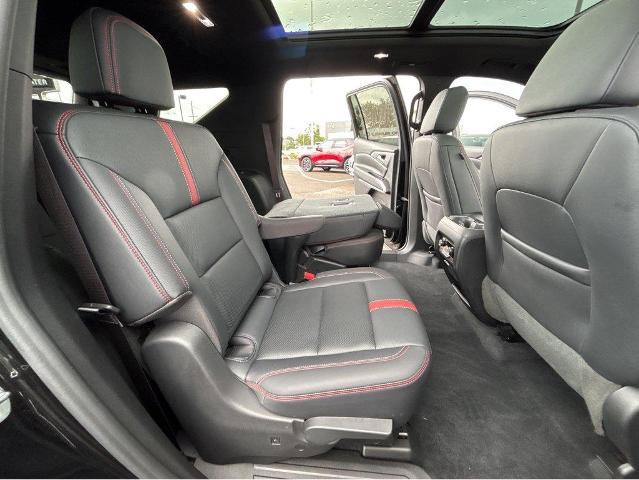 Used 2024 Chevrolet Traverse RS w/ LPO, Floor Liner Package AWD/4WD image 7