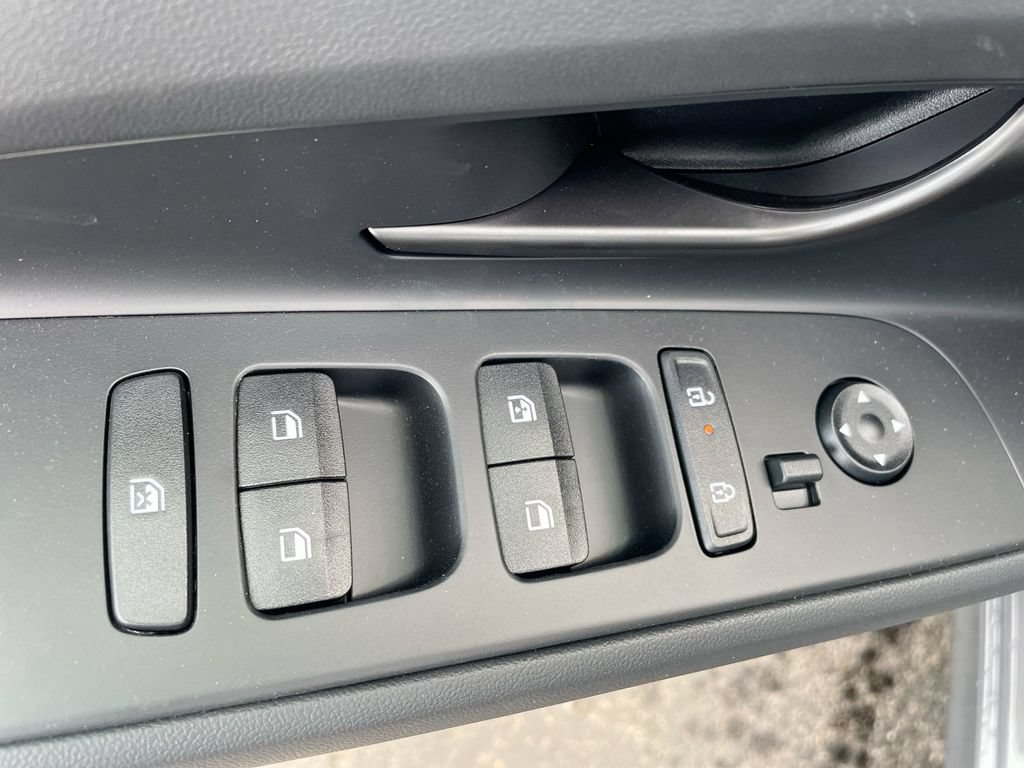 Used 2025 Hyundai Elantra Sport FWD image 40