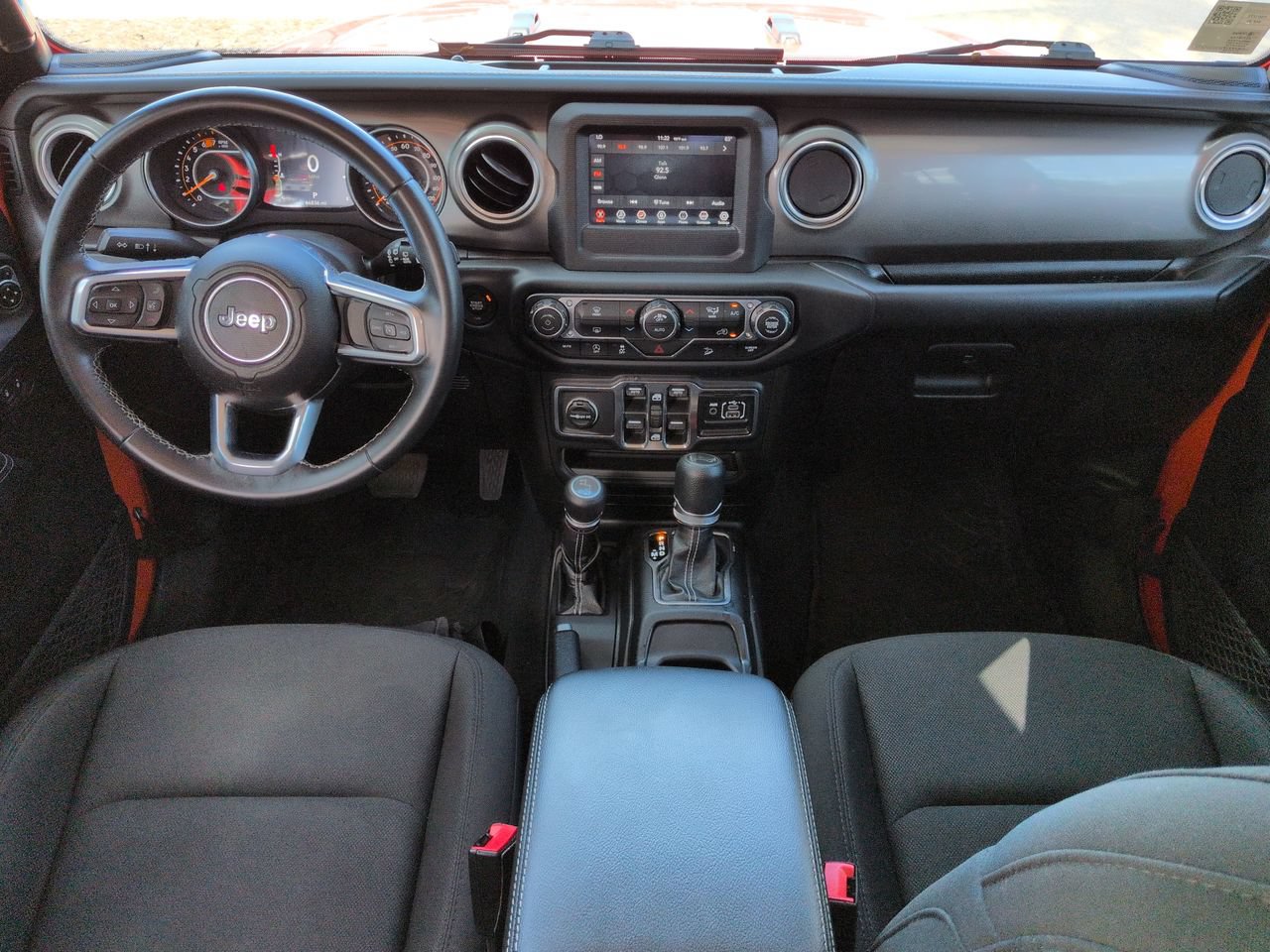 Used 2019 Jeep Wrangler Unlimited Sahara w/ LED Lighting Group AWD/4WD image 14