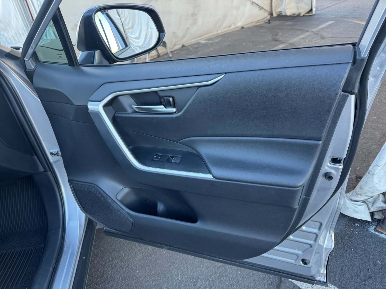 Used 2024 Toyota RAV4 XLE image 16