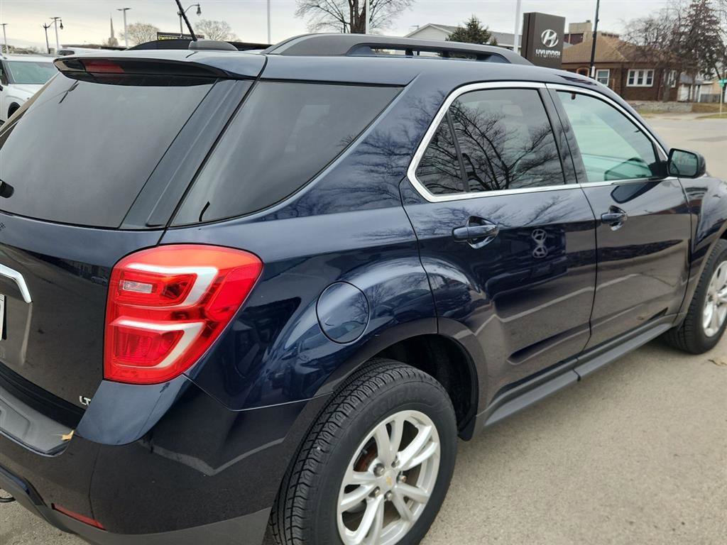 Used 2017 Chevrolet Equinox LT w/ Convenience Package image 4