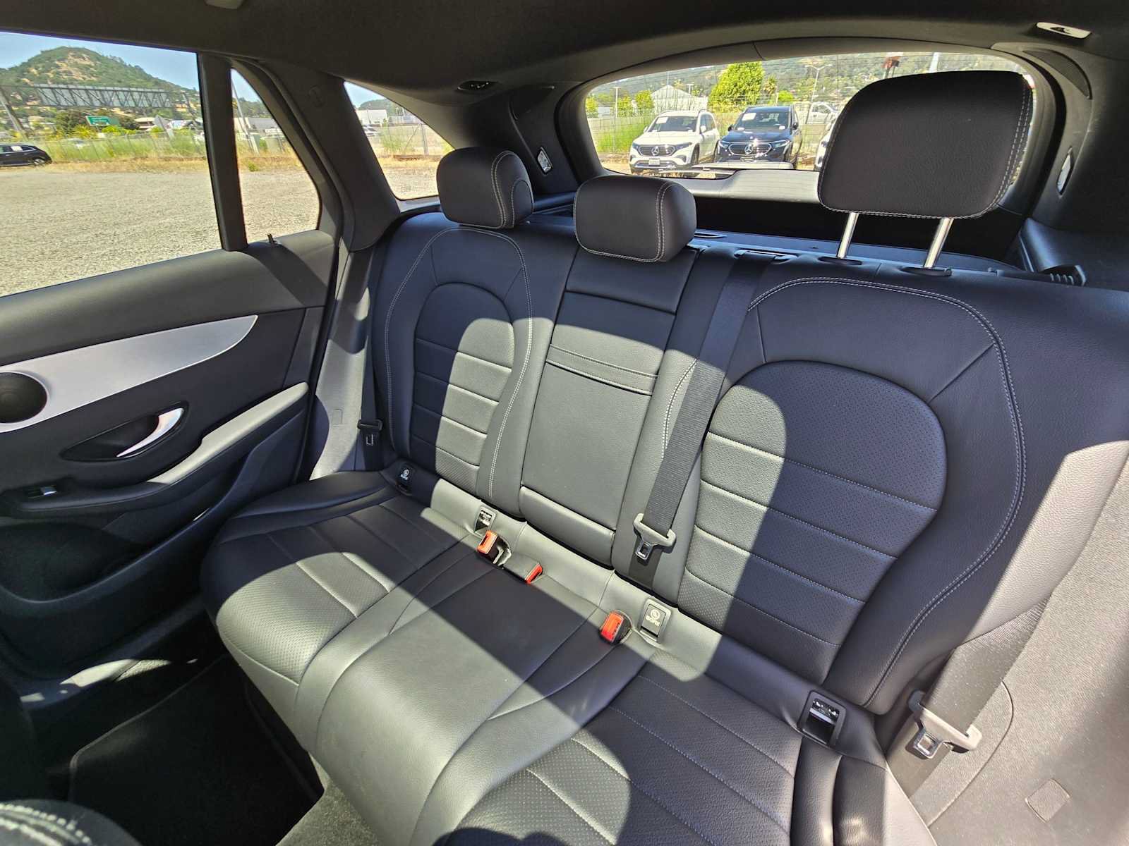 Used 2021 Mercedes-Benz GLC 300 4MATIC image 21
