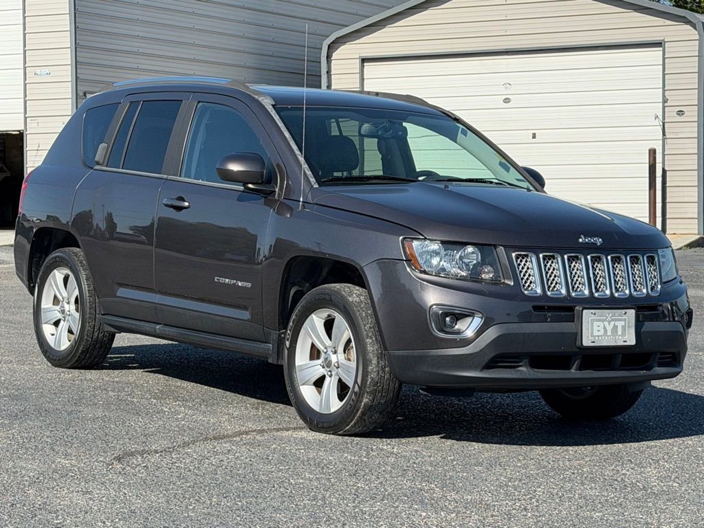 Used 2015 Jeep Compass High Altitude image 2