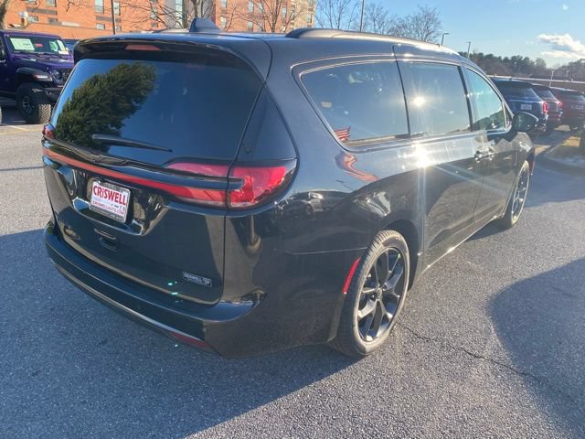 New 2026 Chrysler Pacifica Select w/ S Appearance Package FWD image 8