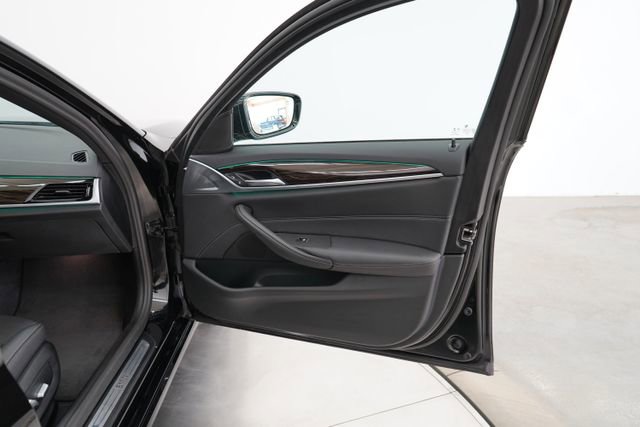 Used 2023 BMW 530e xDrive w/ Convenience Package image 48