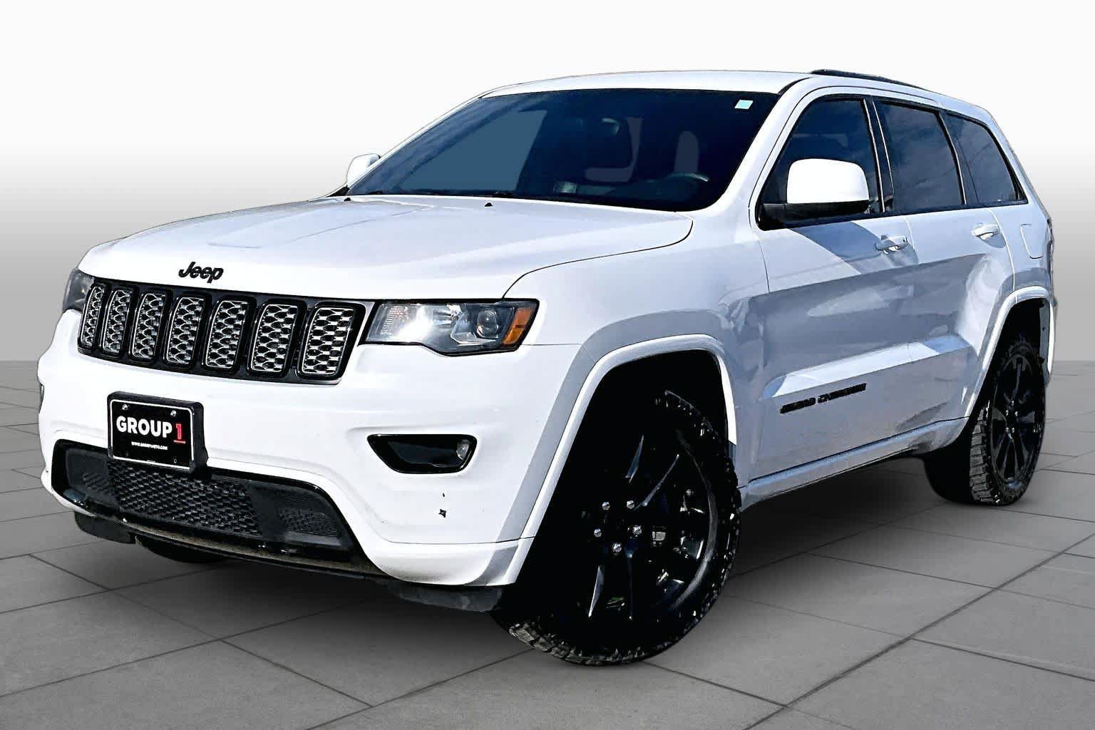 Used 2018 Jeep Grand Cherokee Altitude RWD image 37