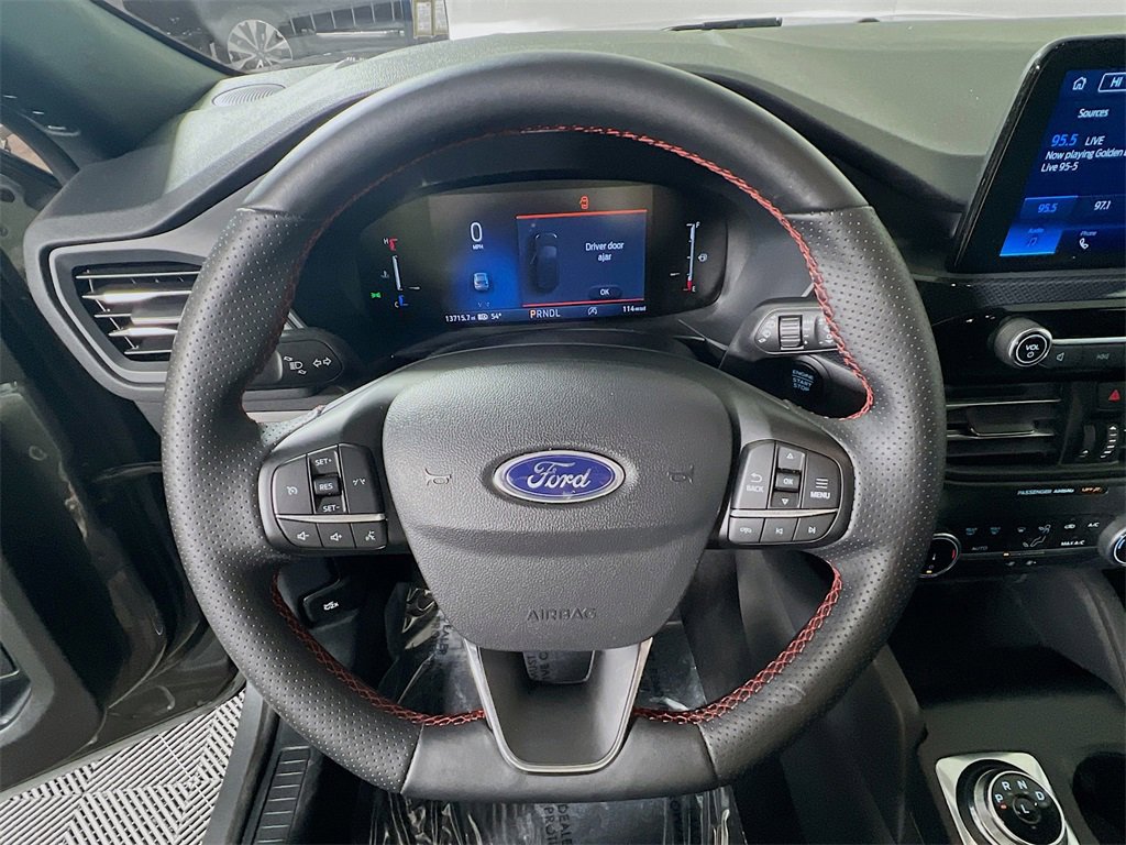 Used 2025 Ford Escape ST-Line image 11