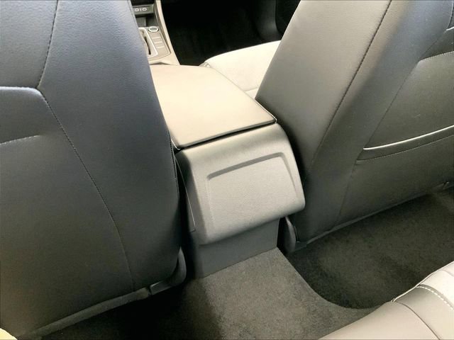 Used 2025 Volkswagen Jetta SE image 34