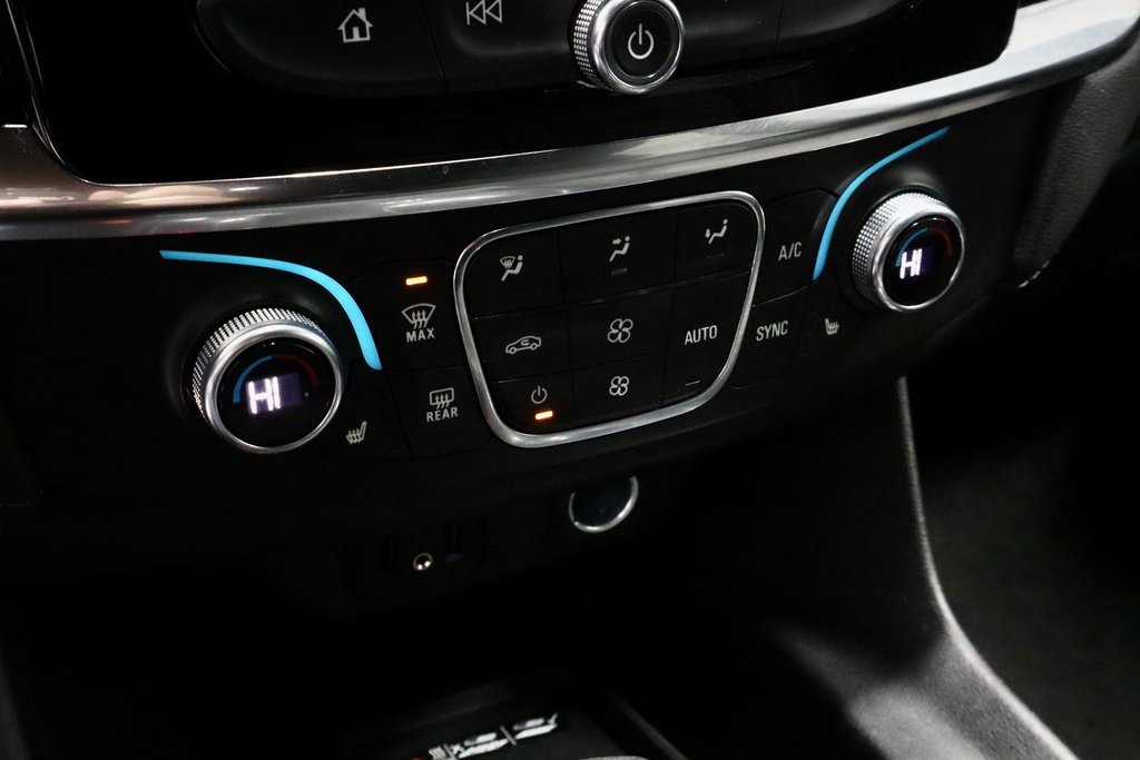 Used 2023 Chevrolet Traverse LT image 31