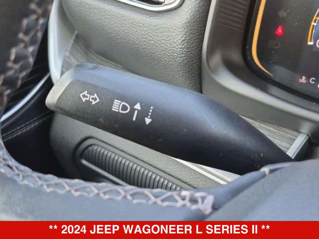 Used 2024 Jeep Wagoneer L Series II AWD/4WD image 26