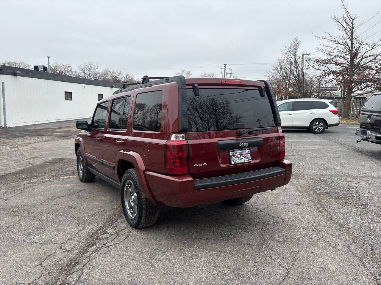 Used 2007 Jeep Commander Sport image 3
