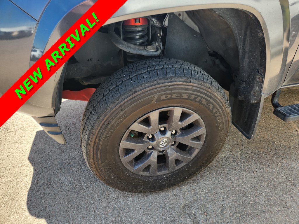 Used 2022 Toyota Tacoma SR5 AWD/4WD image 6