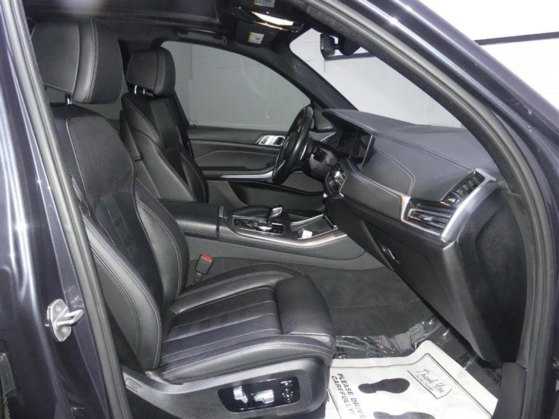 Used 2020 BMW X5 M50i w/ Premium Package image 23