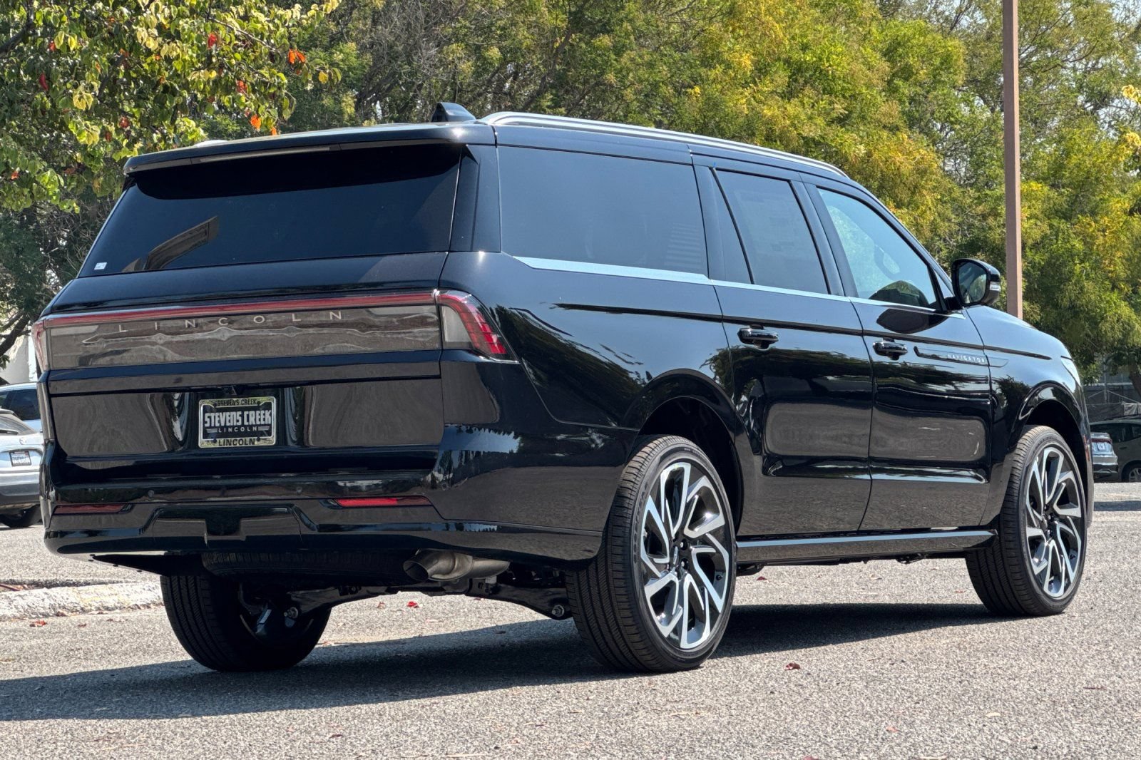 New 2027 Lincoln Navigator L Black Label AWD/4WD image 4