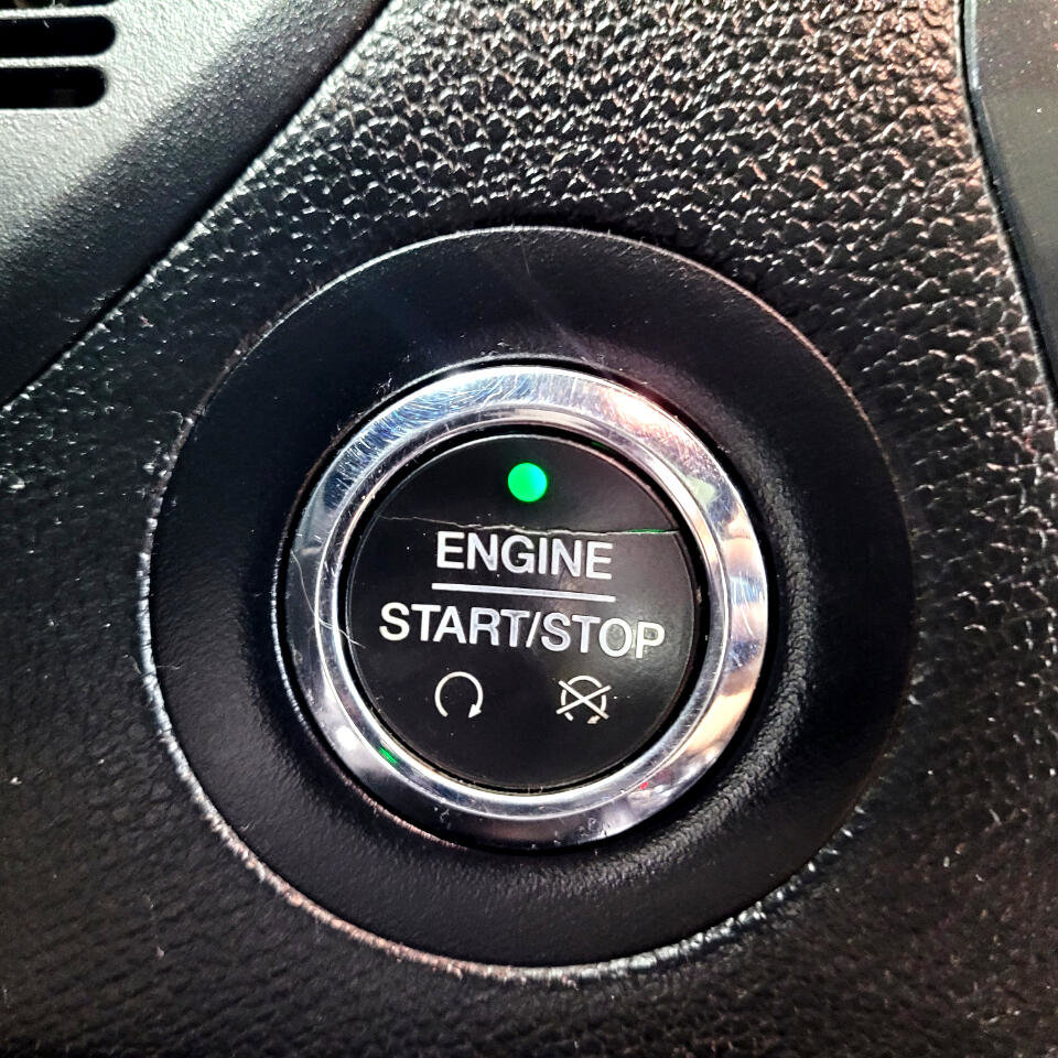 Used 2018 Ford Explorer XLT w/ Equipment Group 202A image 28