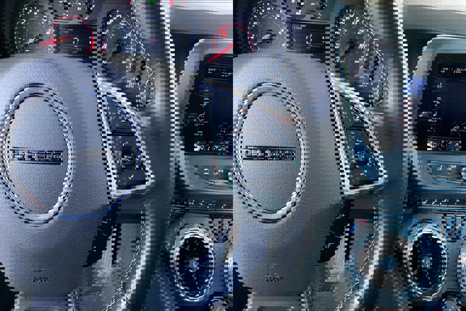 Used 2021 Chevrolet Camaro LT w/ Technology Package image 24