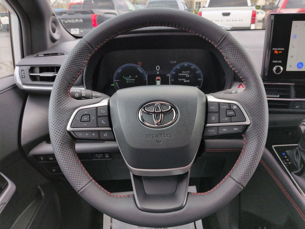 Used 2025 Toyota Sienna XSE w/ XSE Plus Package image 14