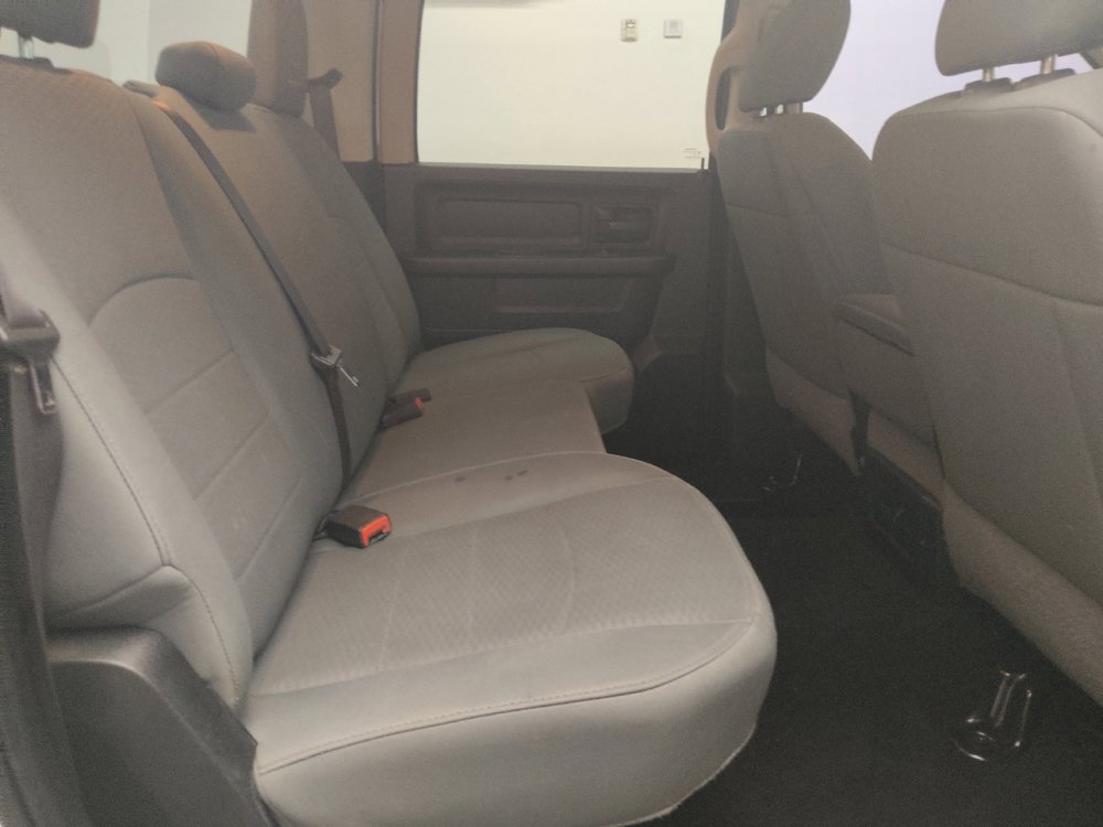 Used 2018 RAM 1500 Express w/ Express Value Package RWD image 19