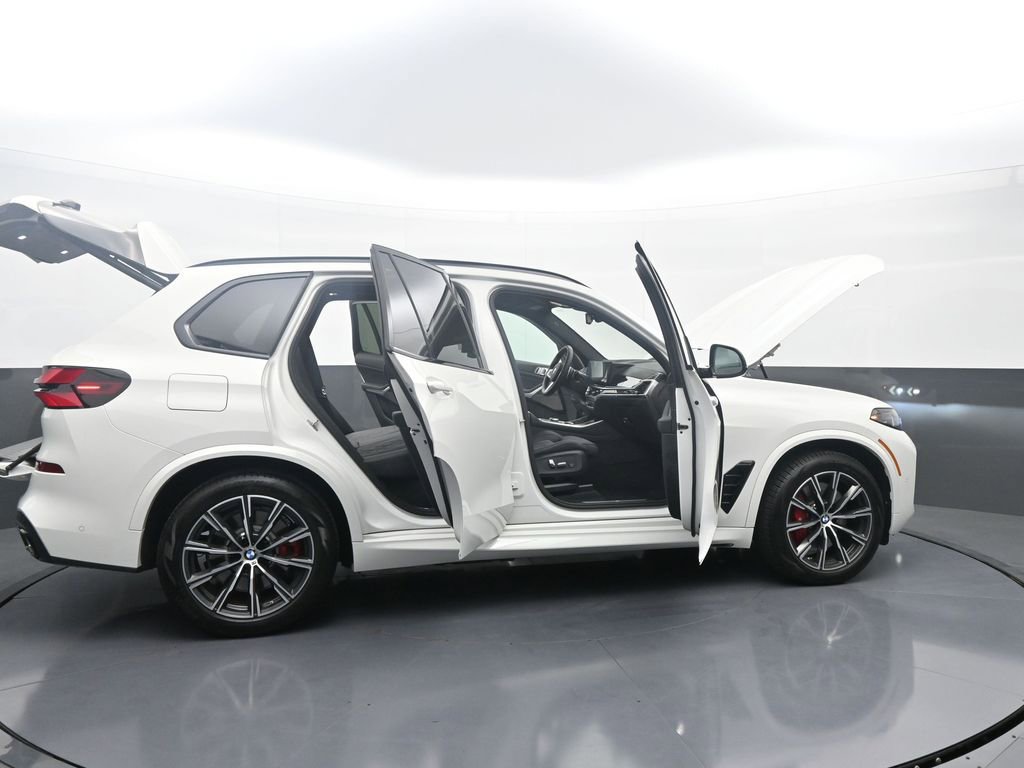 Used 2026 BMW X5 xDrive50e w/ M Sport Package AWD/4WD image 46