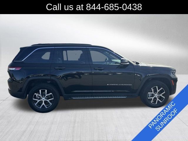 Used 2024 Jeep Grand Cherokee Limited w/ Luxury Tech Group II image 4