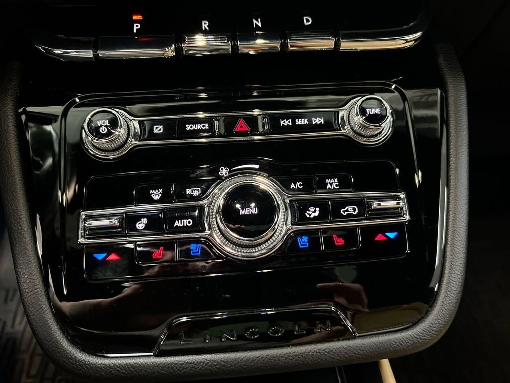 Used 2022 Lincoln Corsair Reserve w/ Equipment Group 201A image 17