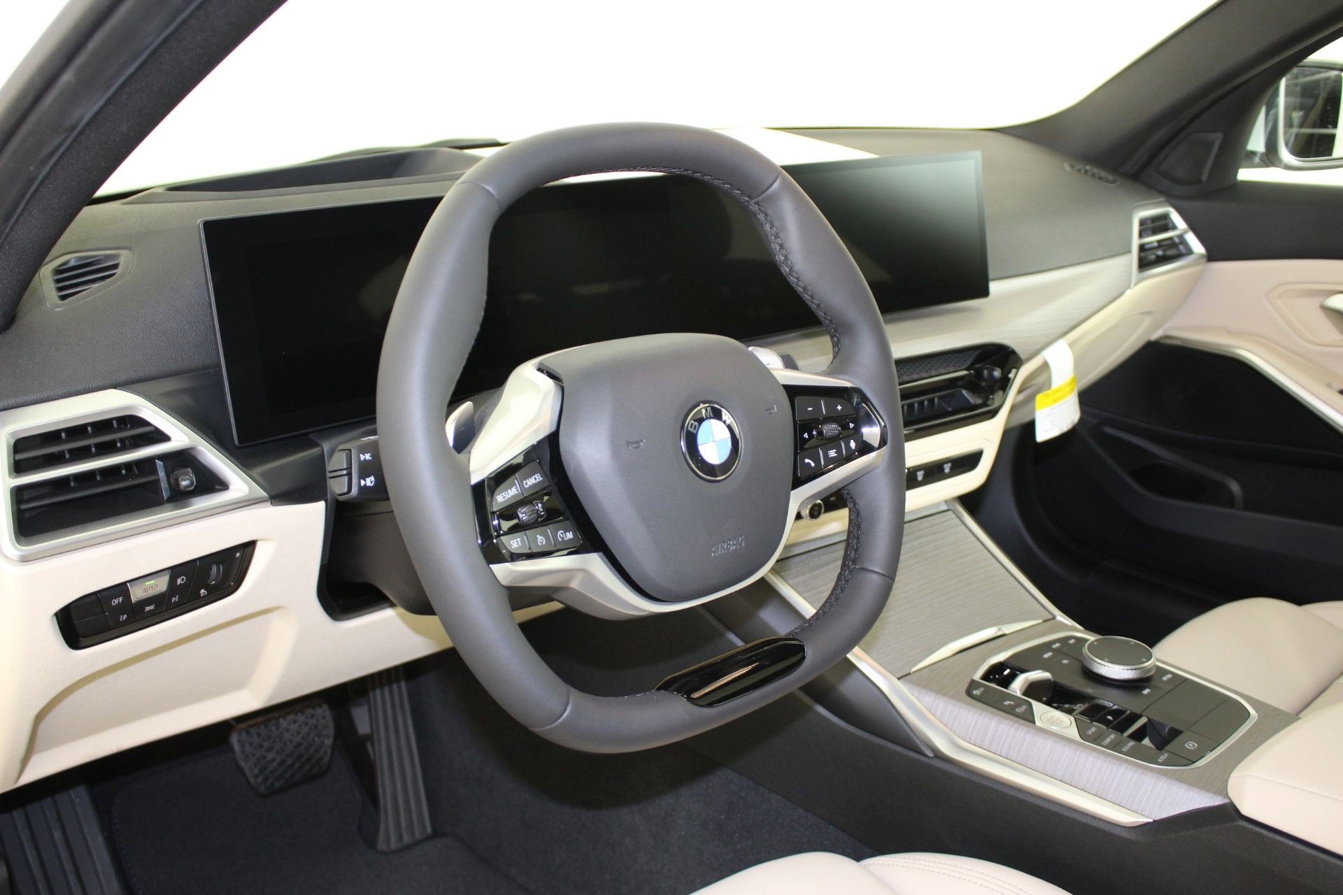 New 2026 BMW 330i Sedan w/ Premium Package RWD image 4