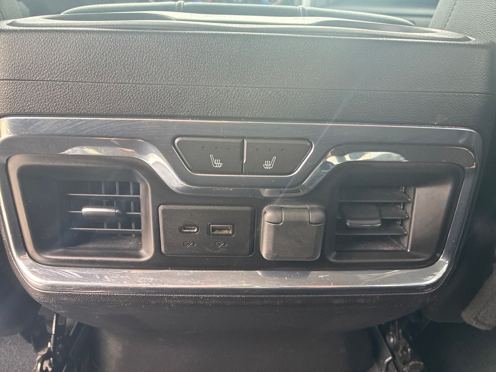 Used 2019 GMC Sierra 1500 SLT w/ SLT Premium Plus Package AWD/4WD image 18
