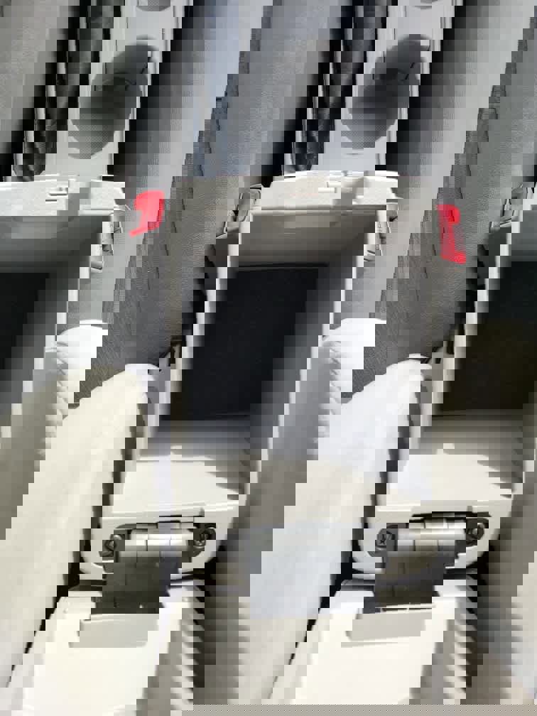 Used 2013 Toyota Corolla LE image 15