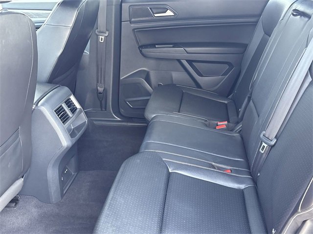 Used 2020 Volkswagen Atlas Cross Sport SE w/ Panoramic Sunroof Package image 16