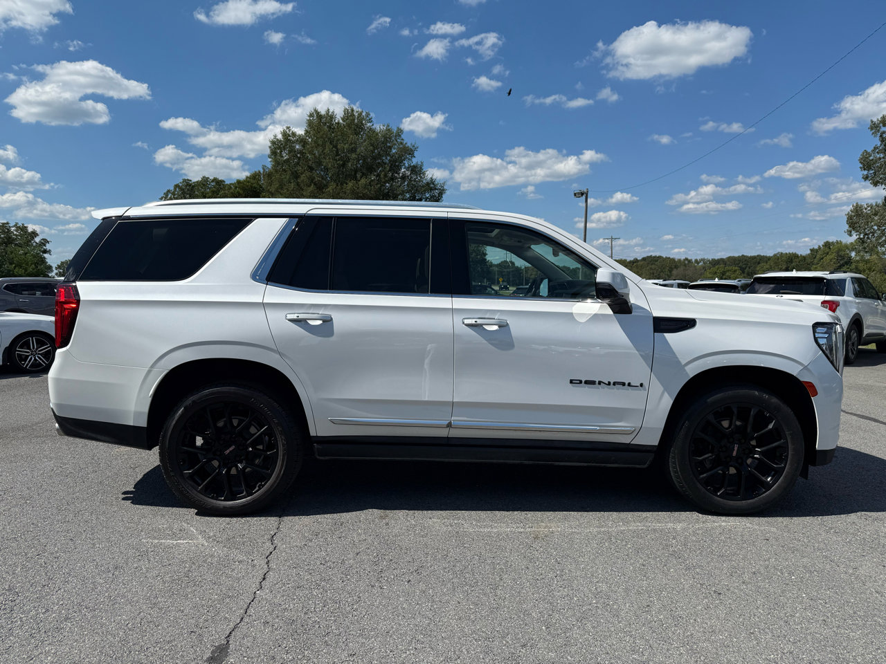 Used 2023 GMC Yukon Denali image 7