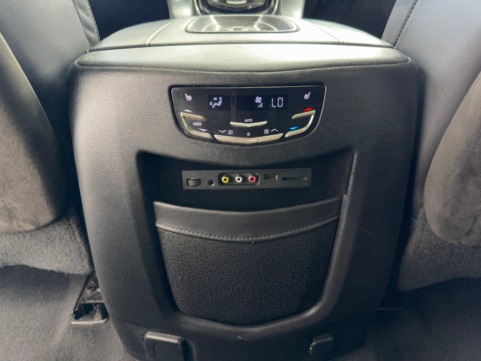 Used 2016 Cadillac Escalade Platinum AWD/4WD image 37